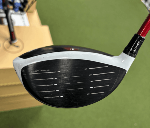 Trade in Sim 2 Max 10.5 Driver Senior Flex RH - Image 3